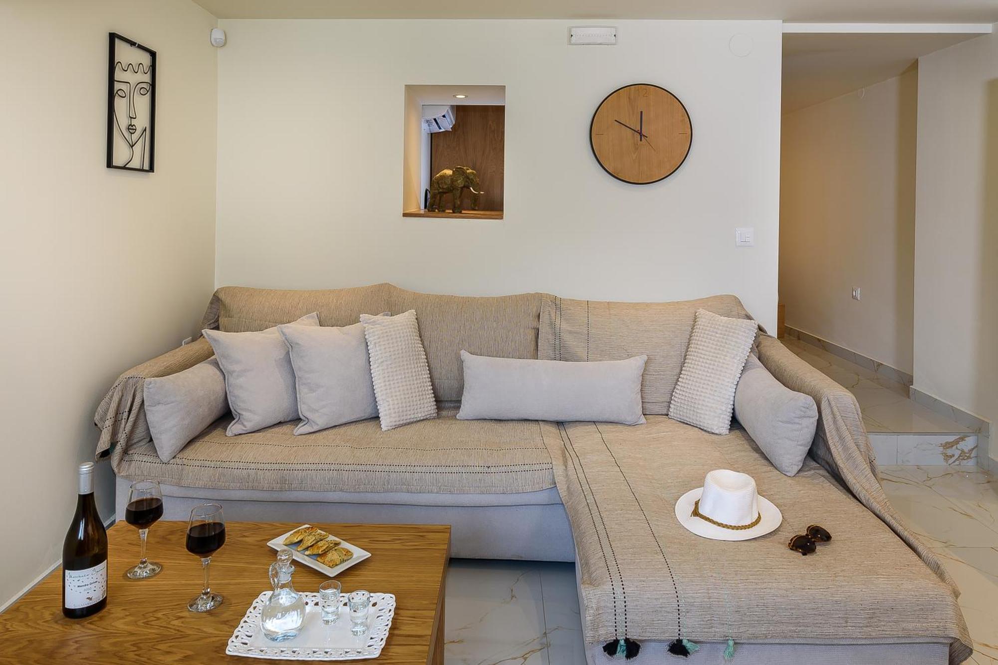 Nicolas Urban Luxury Living Apartment Souda